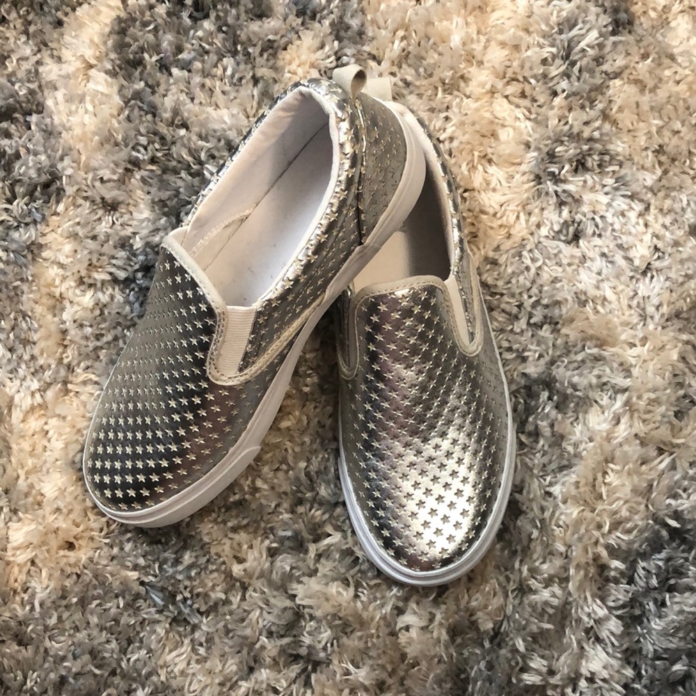 NWOT. GIRLS OLD NAVY SLIP ONS